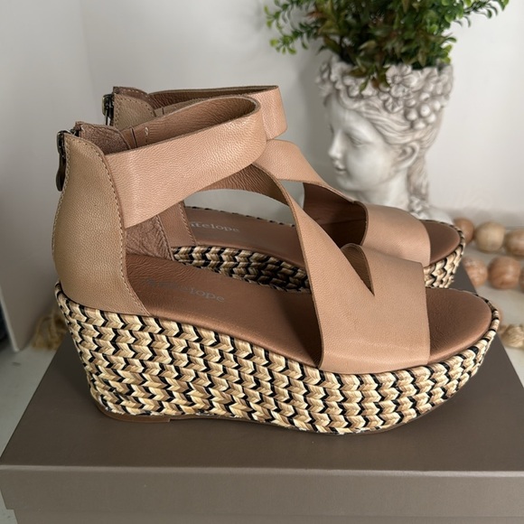 Antelope Grayson Kat Wedge Sandals - Leather Size 38/7 - Picture 12 of 12